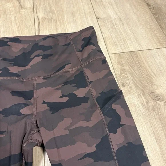 Lululemon Camo Leggings Womens 6 Brown Fast Free Tight 25" Inseam - Picture 2 of 8